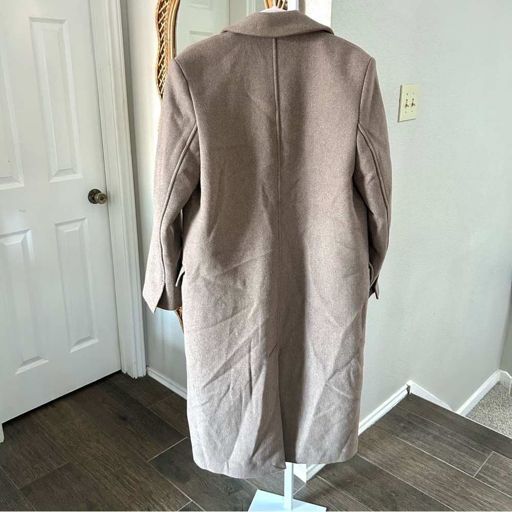 Abercrombie & Fitch / Double-Breasted Wool-Blend Dad Coat in Brown - Picture 3 of 5